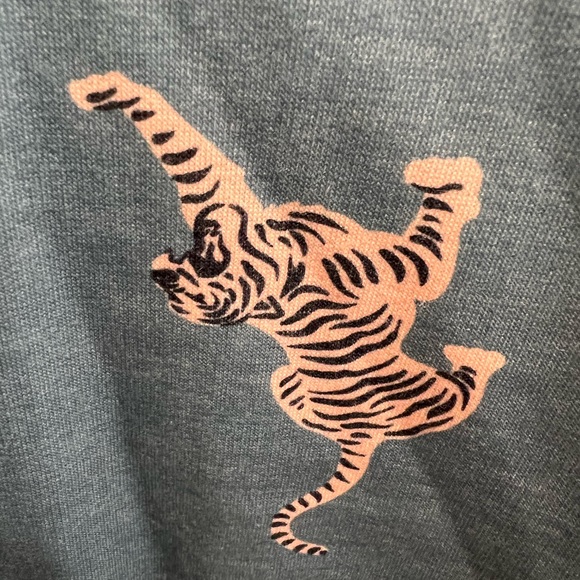 NWT Onzie tiger print cropped long sleeve hoodie and relaxed joggers set - Picture 14 of 16